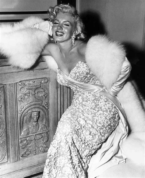 marilyn monroe outfits|famous marilyn monroe outfits.